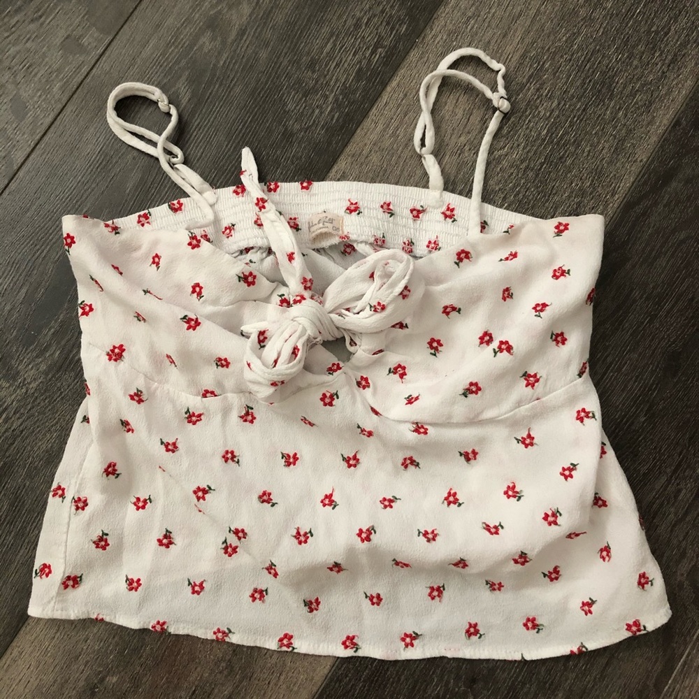 BRANDY MELVILLE BABYDOLL CROP TOP